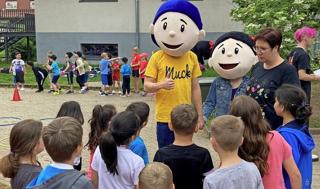 Die Maskottchen treffen die Schlerinnen und Schler.   | Foto: Stadt Lahr