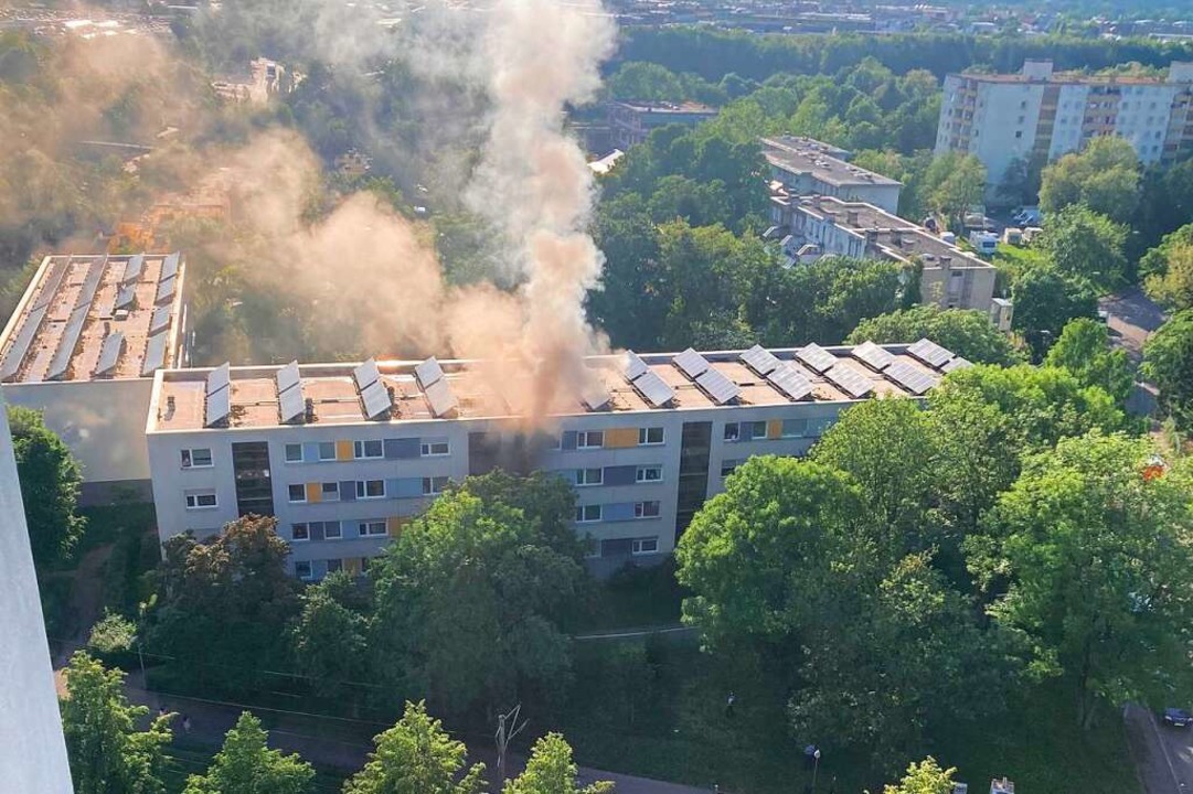 In der Bugginger Strae 5 ist ein Feuer ausgebrochen.  | Foto: Michael Saurer