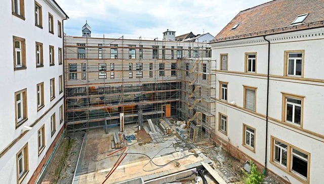 Blick auf den Neubau im Hof  | Foto: Michael Bamberger