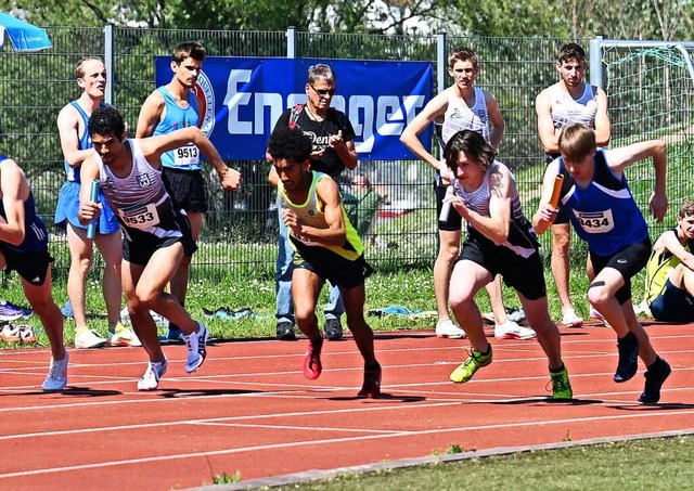 Start zum Lauf ber 3 mal 1000 Meter b...n (Mitte) vom Ausrichter LAC Freiburg.  | Foto: Achim Keller