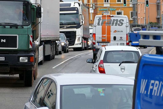 Der wachsende  Verkehr ist einer der G...wenig Treibhausgase eingespart werden.  | Foto: Peter Gerigk