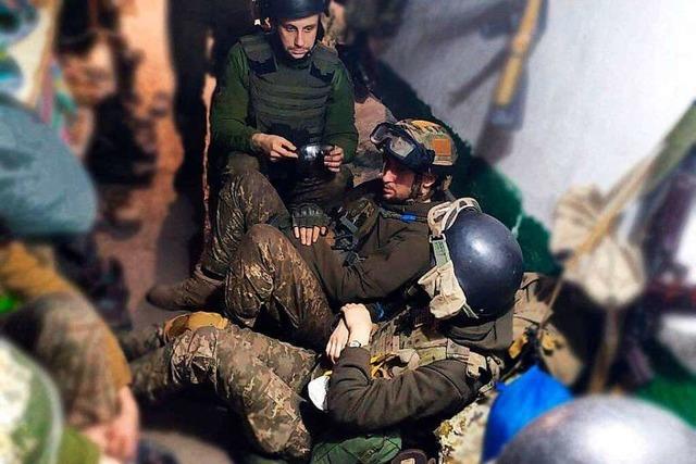Erste Soldaten werden aus dem Asow-Stahlwerk evakuiert