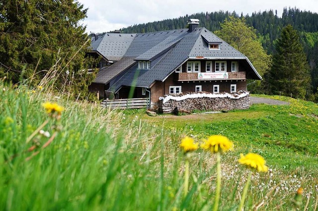 Die Menzenschwander Htte hat neue Eig...ie an drei Brder aus Bernau verkauft.  | Foto: Fabian Sickenberger