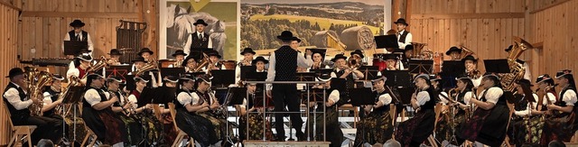 Die Trachtenkapelle St. Mrgen beim Jahreskonzert in der Schwarzwaldhalle   | Foto: Thomas Biniossek