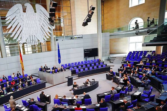 Der Bundestag soll wieder kleiner werden.  | Foto: Kay Nietfeld (dpa)