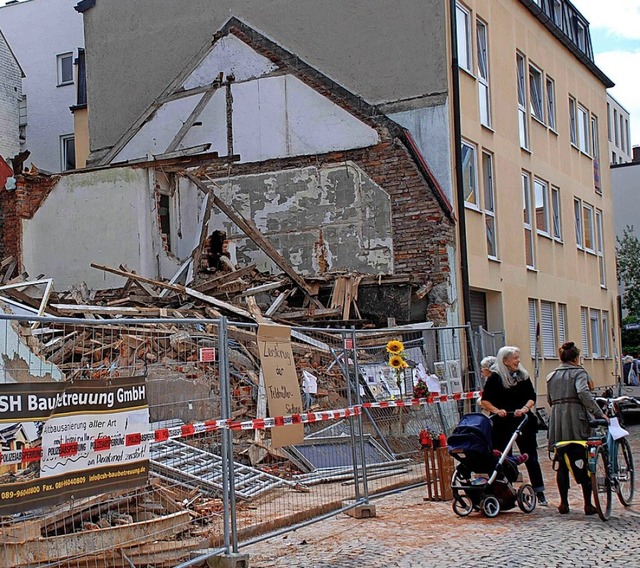 Abgerissen: das Uhrmacherhusl in Mnchen  | Foto: Guyton