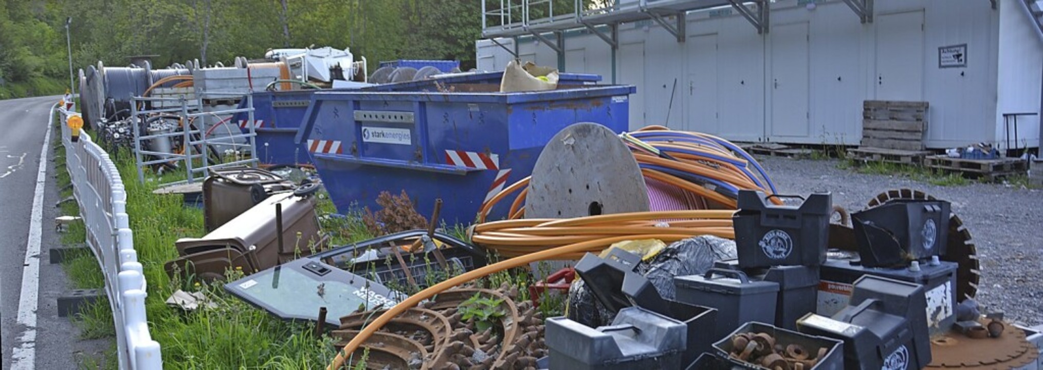 Was passiert mit den Hinterlassenschaf... Geräten und Abfällen  aufgelöst wird.  | Foto: Sebastian Barthmes