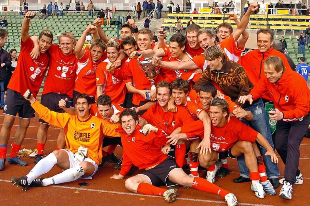 2006 feierte  die A-Jugend des SC Frei...ich-Ludwig-Jahn-Sportpark in Berlin.    | Foto: Michael Heuberger