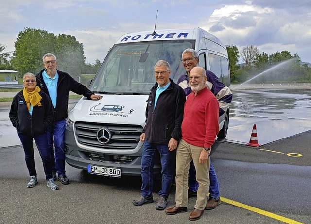 Eine Fahrerin und vier Fahrer des Brg...ning beim ADAC in Breisach absolviert.  | Foto: ZVG