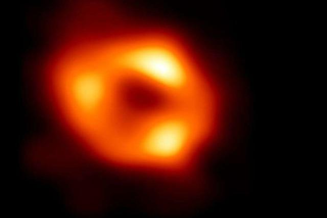 27.000 Lichtjahre entfernt: Ein Schwarzes Loch ist das dunkle Herz der Milchstraße