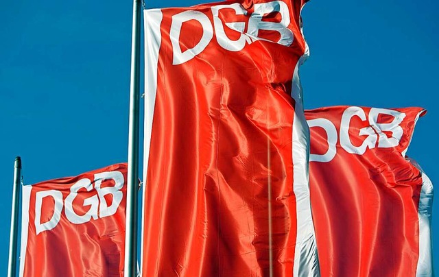 Der Deutsche Gewerkschaftsbund bekommt...s rechtsorientierte Zentrum Automobil.  | Foto: Jan Woitas (dpa)
