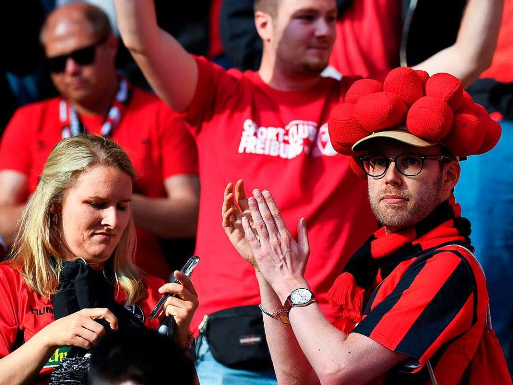 Partystimmung vor dem Spiel bei den SC-Fans