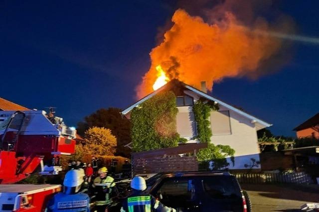 Rund 80 Feuerwehrleute können bei Wohnhausbrand Schlimmeres verhindern