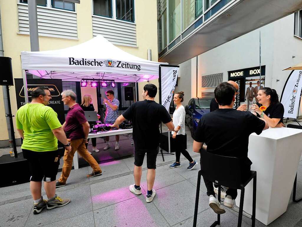 Gut besucht war am Freitagabend die Lounge von Badischer Zeitung und Autohaus Schmolck.