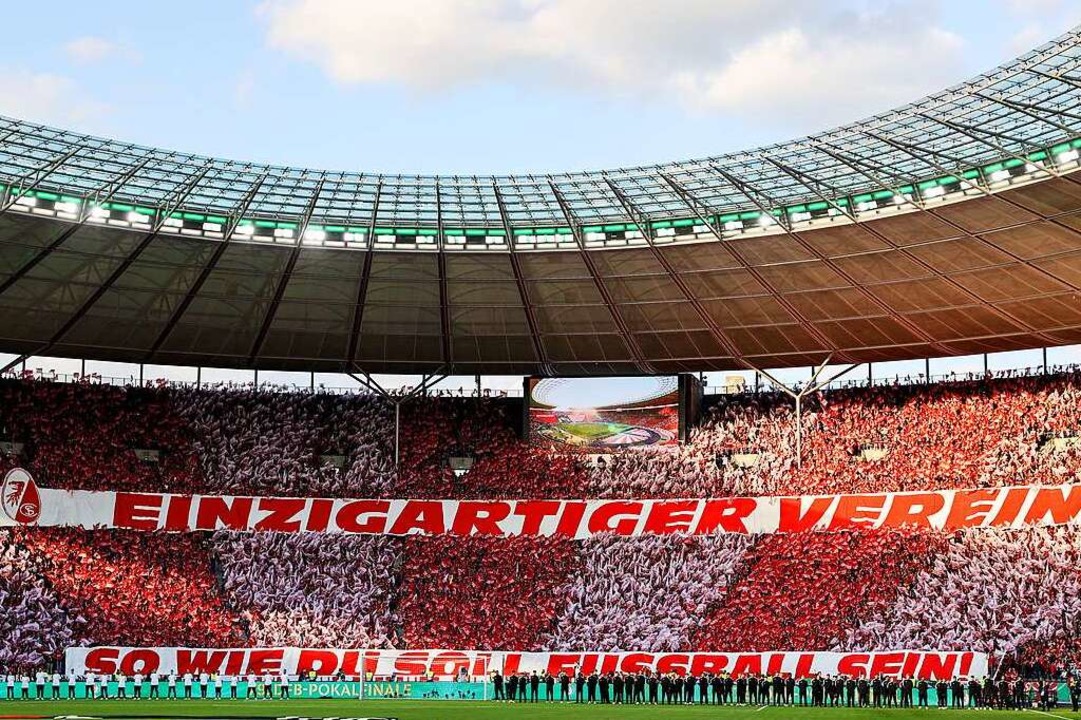 So empfingen die SC-Fans die Mannschaft im Berliner Olympiastadion  | Foto: Jan Woitas (dpa)