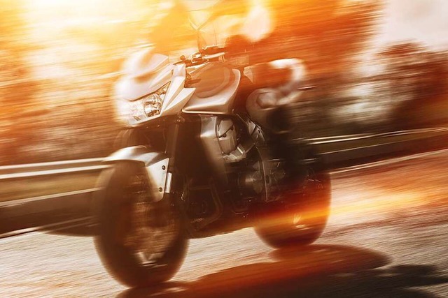 Der schnellste Motorradfahrer fuhr mit...h einen Tempo-70-Bereich (Symbolfoto).  | Foto: m.mphoto / stock.a.dobe.com