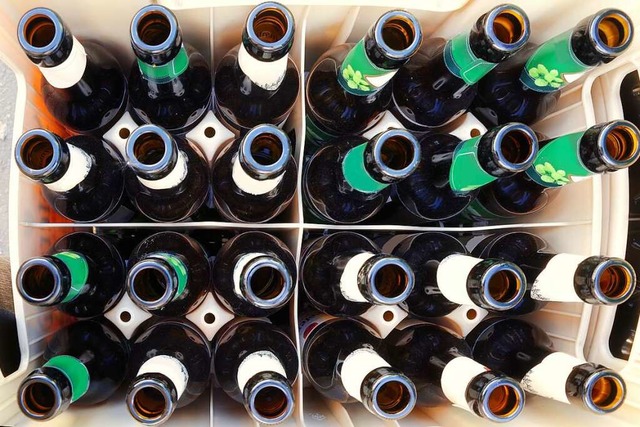 Bei Sommerfesten knnte das Bier knapp...weil Flaschen derzeit Mangelware sind.  | Foto: EKH-Pictures  (stock.adobe.com)