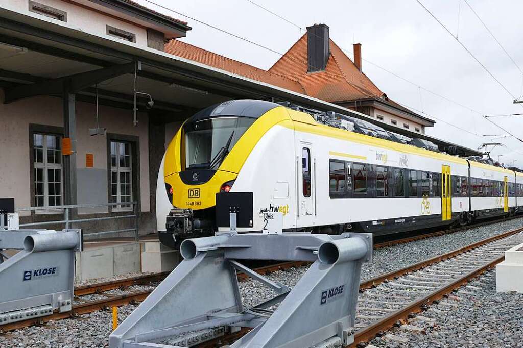 Bahn names railcar problems as the reason for delays – Breisach