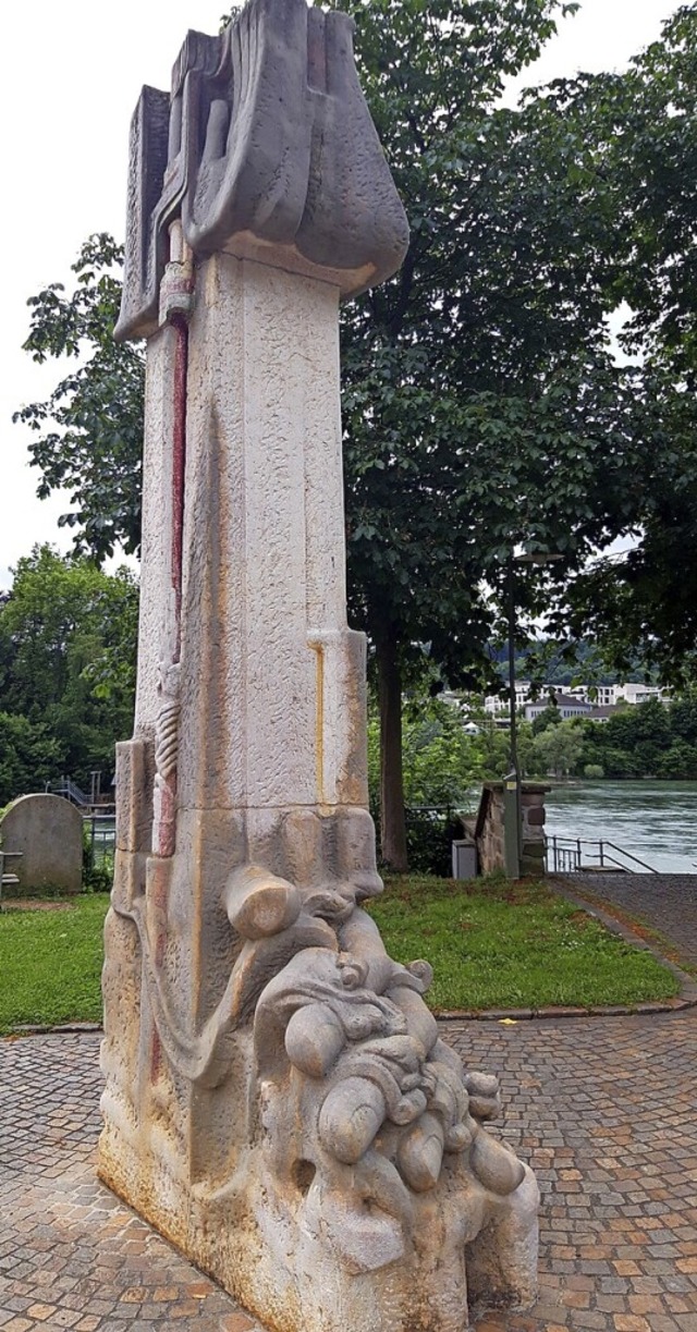 Der Zustand der Stadtstele an der Rheinbrcke sorgt fr Kritik.  | Foto: Verena Pichler