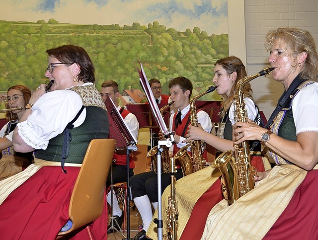 Nach zwei Jahren Pandemie freuten sich...otweil gab am Wochenende ein Konzert.   | Foto: Hans-Jochen Voigt