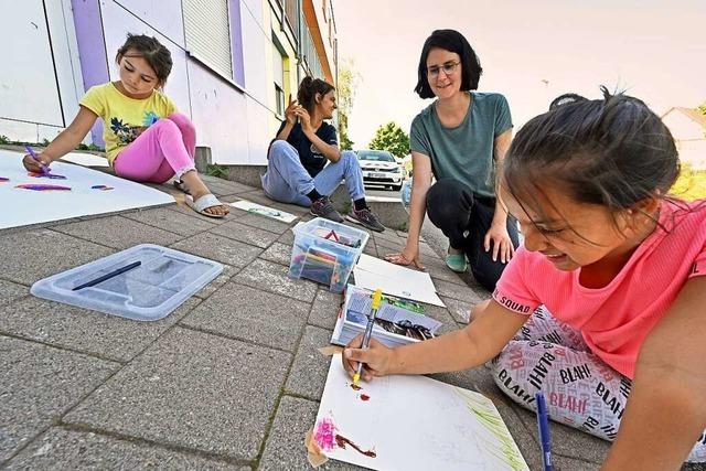Ehrenamtliche Kunstpatinnen untersttzen Kinder in Freiburger Flchtlingswohnheimen