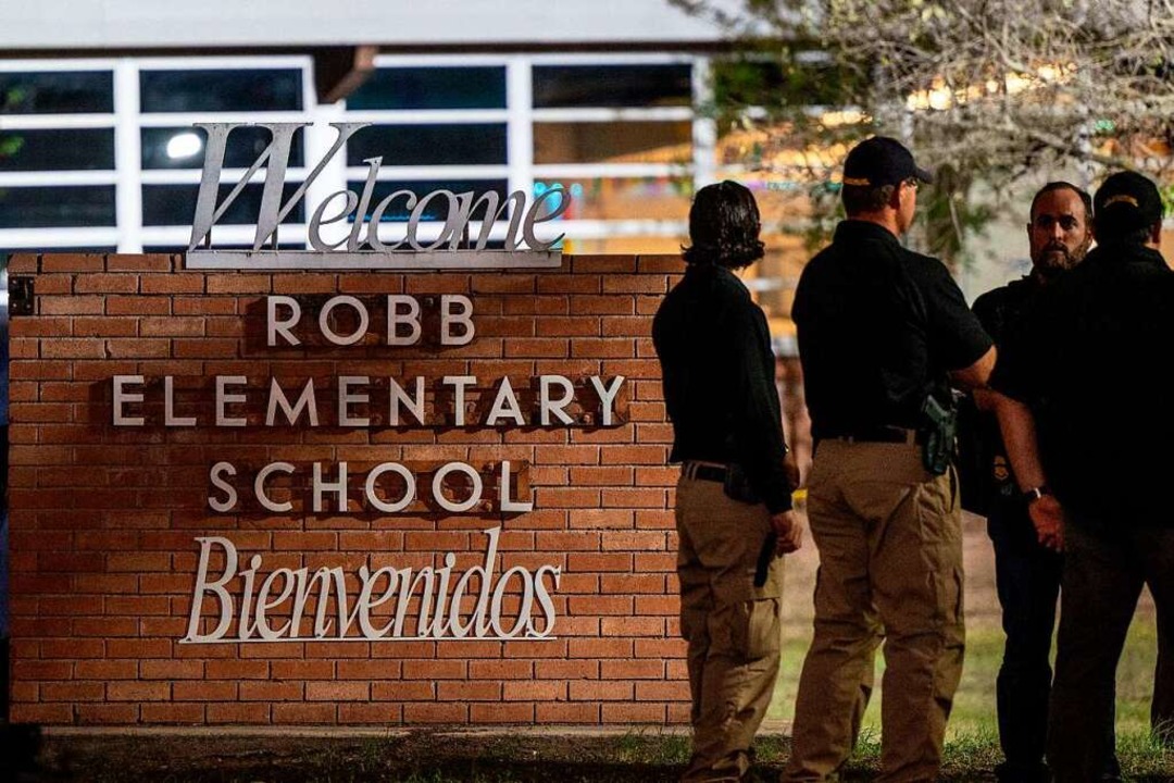 Ein 18-Jähriger erschoss mindestens 19 Kinder einer Grundschule.  | Foto: Brandon Bell (AFP)