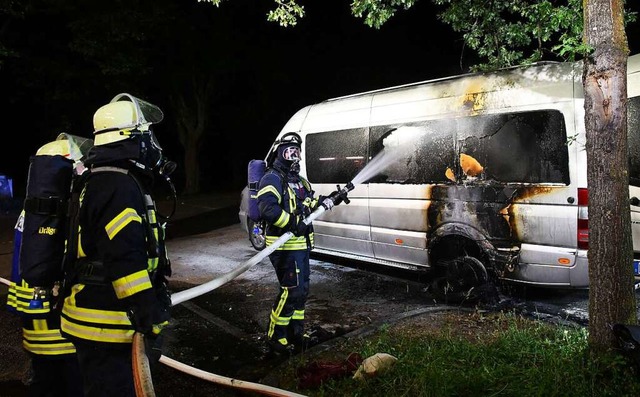 Einsatzkrfte aus Lahr und Langenwinkel lschten den Brand.  | Foto: Wolfgang Knstle