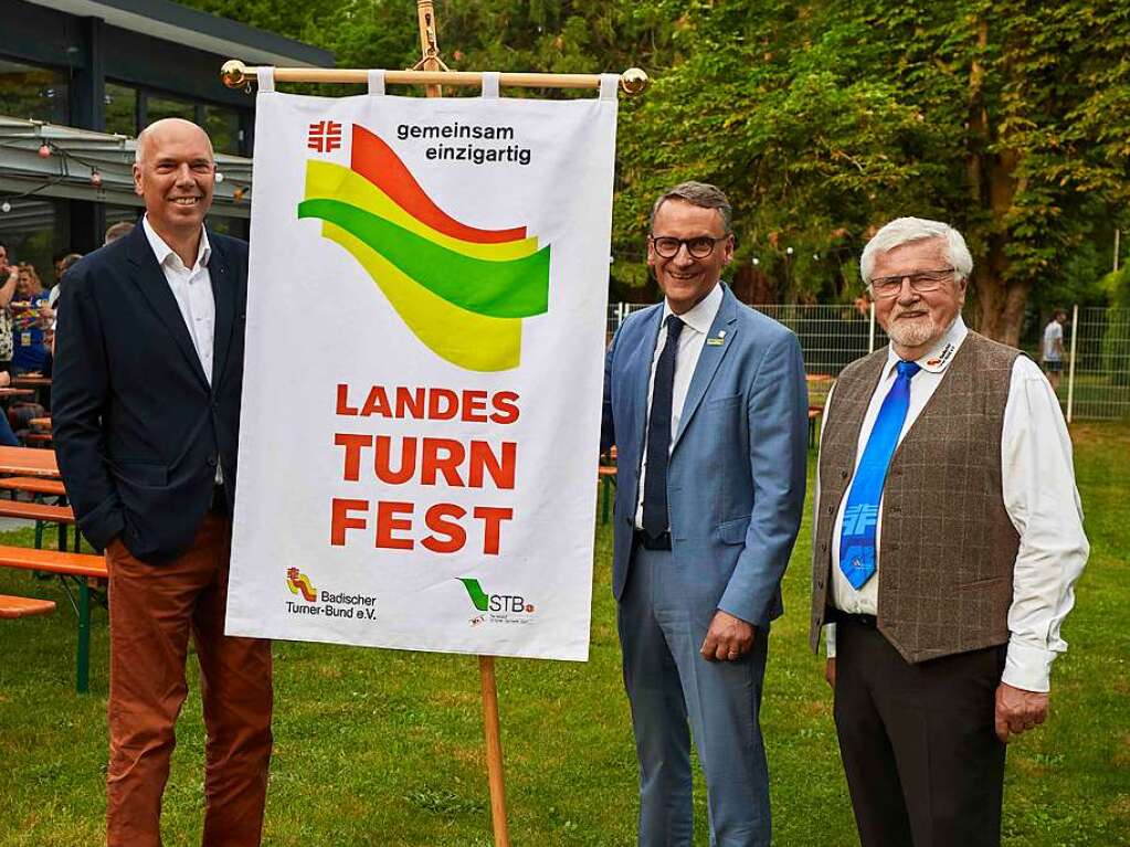 Markus Frank, Prsident des Schwbischen Turnerbunds (von links), Oberbrgermeister Markus Ibert und Gerhard Mengesdorf, Prsident des Badischen Turnerbunds