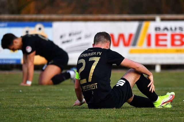 Das Remis einen Moment sacken lassen: OFV-Kapitn Marco Petereit  | Foto: Wolfgang Kuenstle