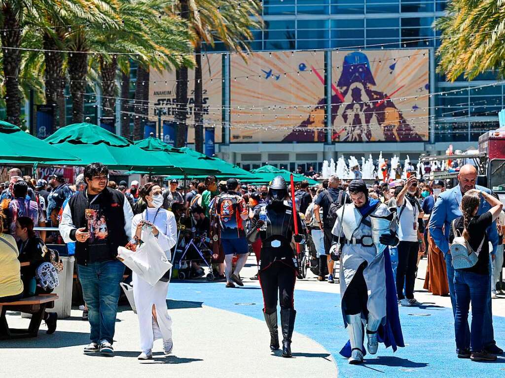 Star-Wars-Fans aus der ganzen Welt tummeln sich derzeit auf der Messe in Anaheim, Kalifornien, und gehen auf im Star-Wars-Universum.