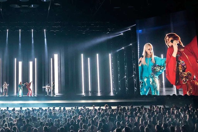 Agnetha und Anni-Frid als Avatare auf der Londoner Bhne.  | Foto: Johan Persson, Abba Voyage (dpa)