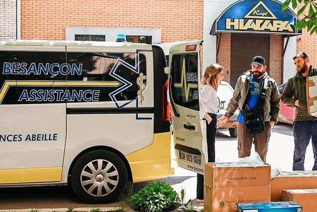 Ein Ukrainer kauft in Freiburg Krankenwagen fr den Fronteinsatz