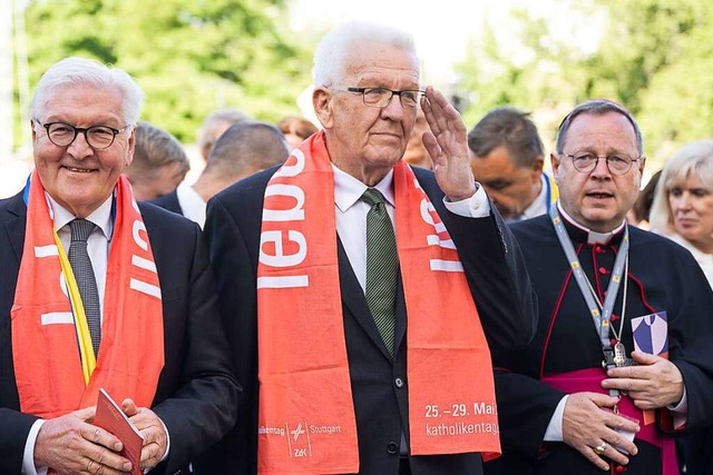 Bundesprsident Frank-Walter Steinmeie...es 102. Deutschen Katholikentags teil.  | Foto: Marijan Murat (dpa)