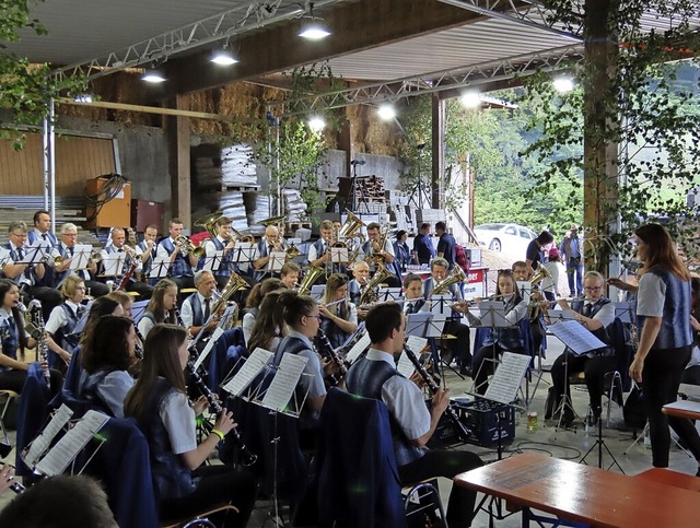 Zum Frhschoppen am Sonntag beim Retti...ngen  unterhielt die Stadtmusik Wehr.   | Foto: Gerd Leutenecker