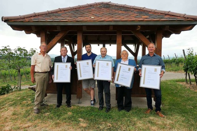 Mehrere Kaisersthler Kleinbrenner erh...Polzin, Priska Ihle und Eberhard Beck.  | Foto: Renate Dannecker