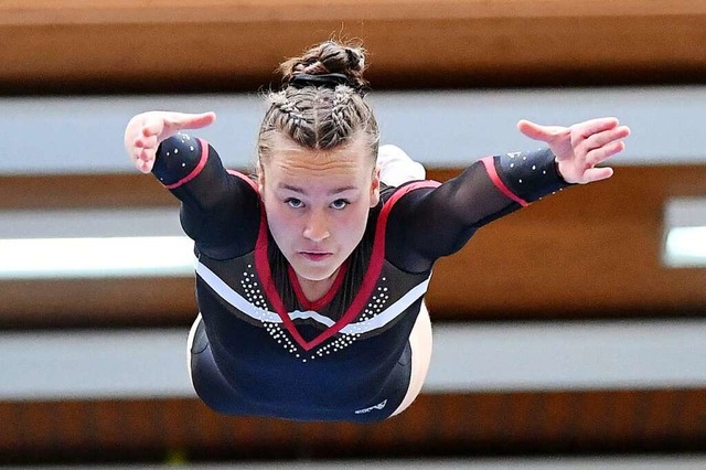 Trampolinspringerin Indira Huermann liebt das Gefhl in der Luft  | Foto: Wolfgang Kuenstle