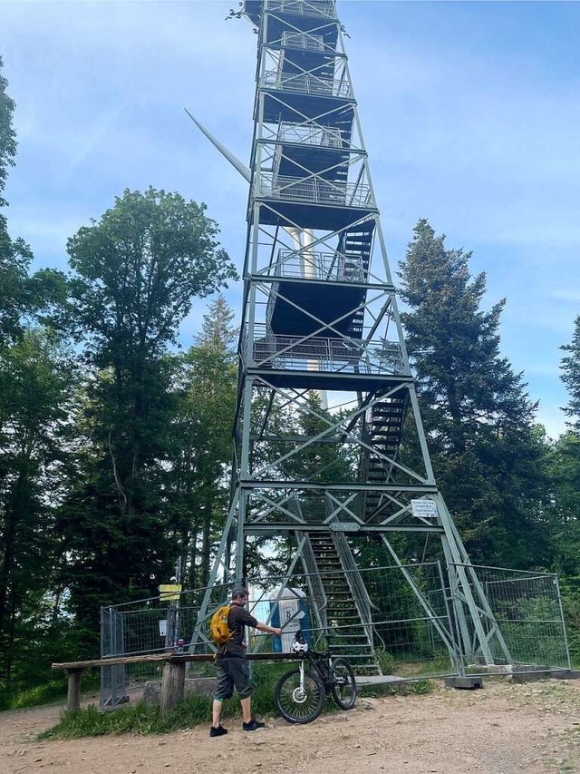 Der Rosskopfturm ist wegen Sanierungsarbeiten gesperrt.  | Foto: Jrg Buteweg