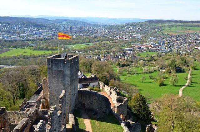 Der Blick reicht bis nach Basel.  | Foto: Ulrike Ott