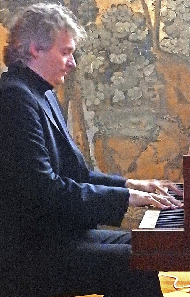 Pianist Hardy Rittner am Pleyel-Hammerflgel aus dem Jahr 1851.  | Foto: Bianca Flier