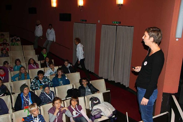 Eine Vorlesung der Kinder-Uni Bad Sckingen im Gloria-Theater.   | Foto: Susanne Kanele