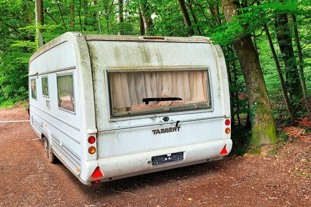 Der letzte Urlaub in diesem Wohnwagen drfte eine Weile her sein.  | Foto: Heinz und Monika Vollmar