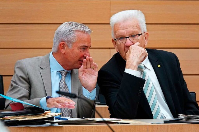Thomas Strobl (links), Innenminister v...einen Untersuchungsausschuss gestimmt.  | Foto: Christian Johner (dpa)