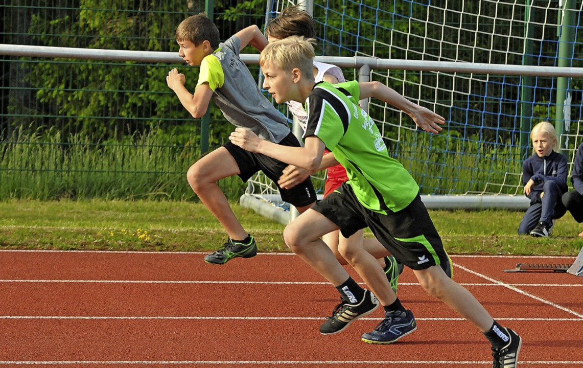 Rasante Sprints auf dem Höchst Leichtathletik Badische Zeitung