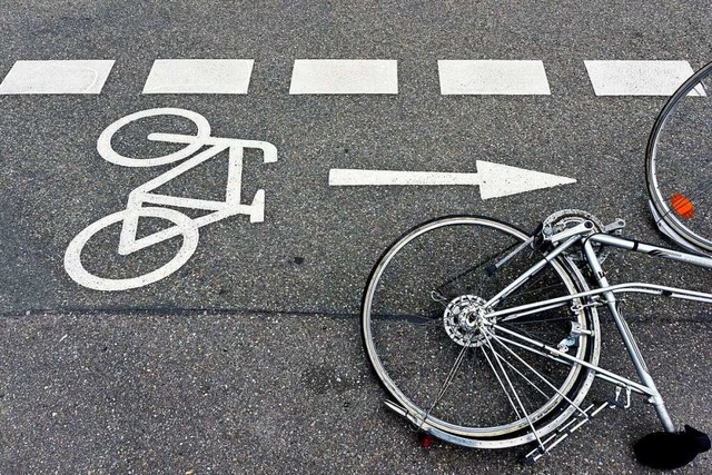 Zwei Fahrradfahrer sind in Emmendingen...ngestoen und mussten ins Krankenhaus.  | Foto: Thomas Kunz