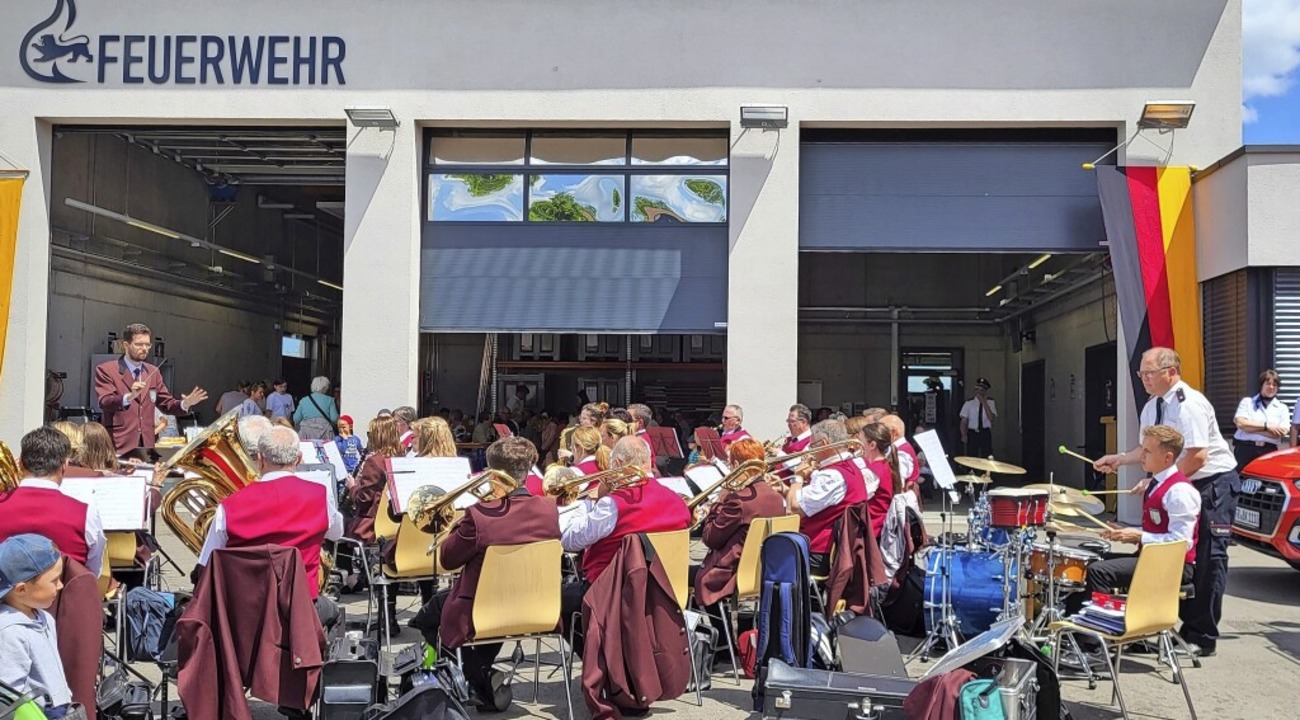 Der Musikverein Tunsel sorgte für die ...MGV Tunsel um die Bewirtung kümmerten.  | Foto: Stadt Bad Krozingen