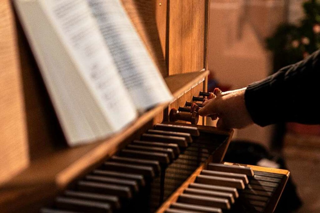 Orgel und Orchester erklingen in St. Peter gemeinsam.  | Foto: Hubert Gemmert