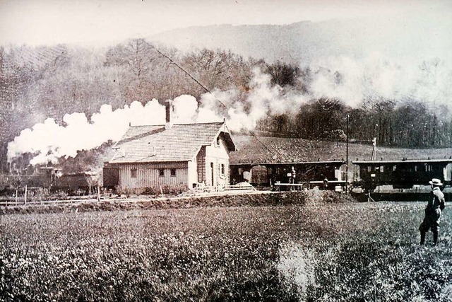 Fahre nun hin o Dampfross vom Rhein zu...ligen Bahnwrterhaus und Bahnbergang.  | Foto: Ernst Brugger