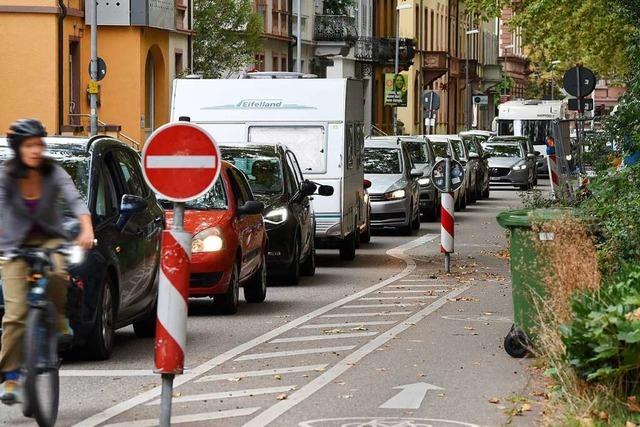 30-Jähriger beschädigt 14 geparkte Autos in Freiburg-Wiehre