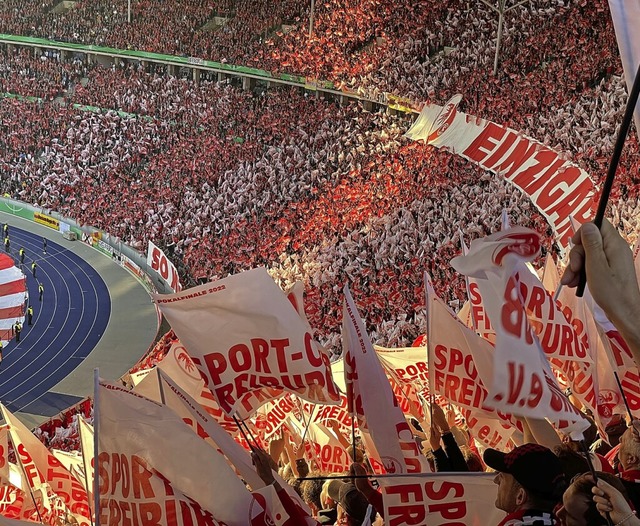 Beim DFB-Pokalfinale in Berlin waren u... der Himmelsstrmer aus Hchenschwand.  | Foto: Michael Moos