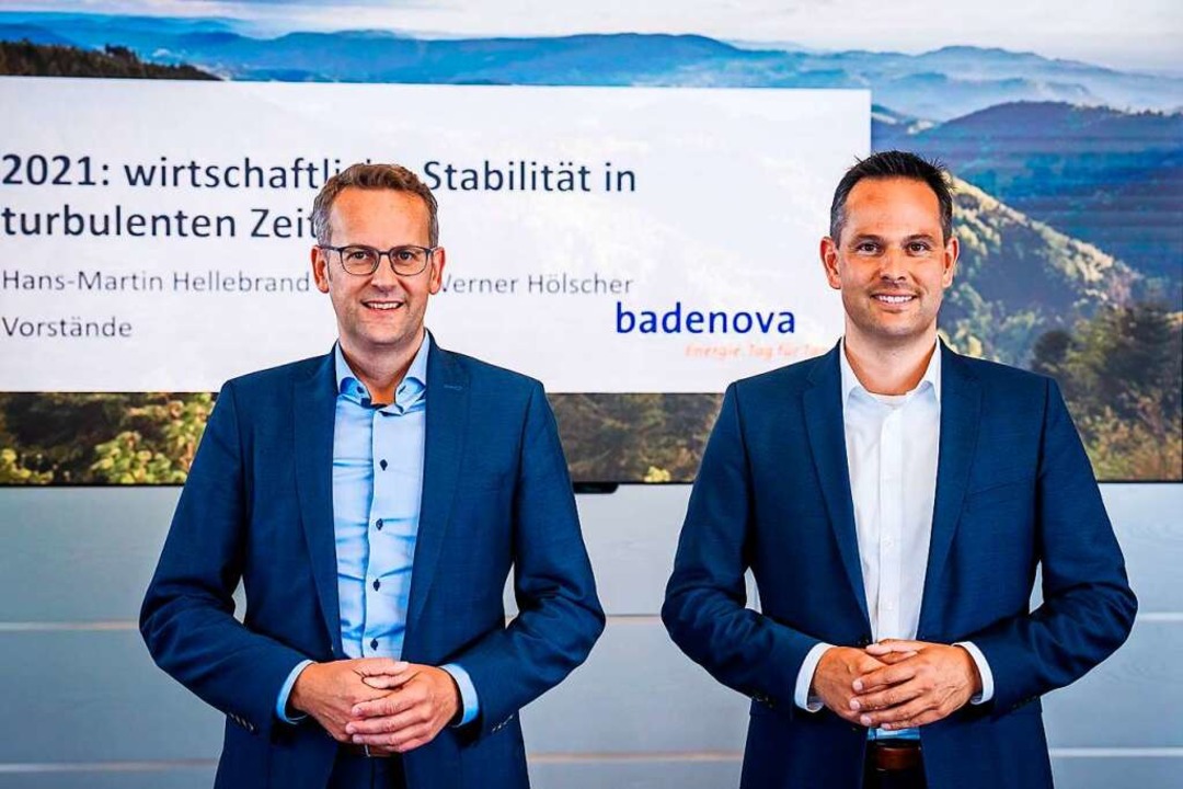 Die Badenova-Vorstände Heinz-Werner Hölscher (links) und Hans-Martin Hellebrand   | Foto: Badenova